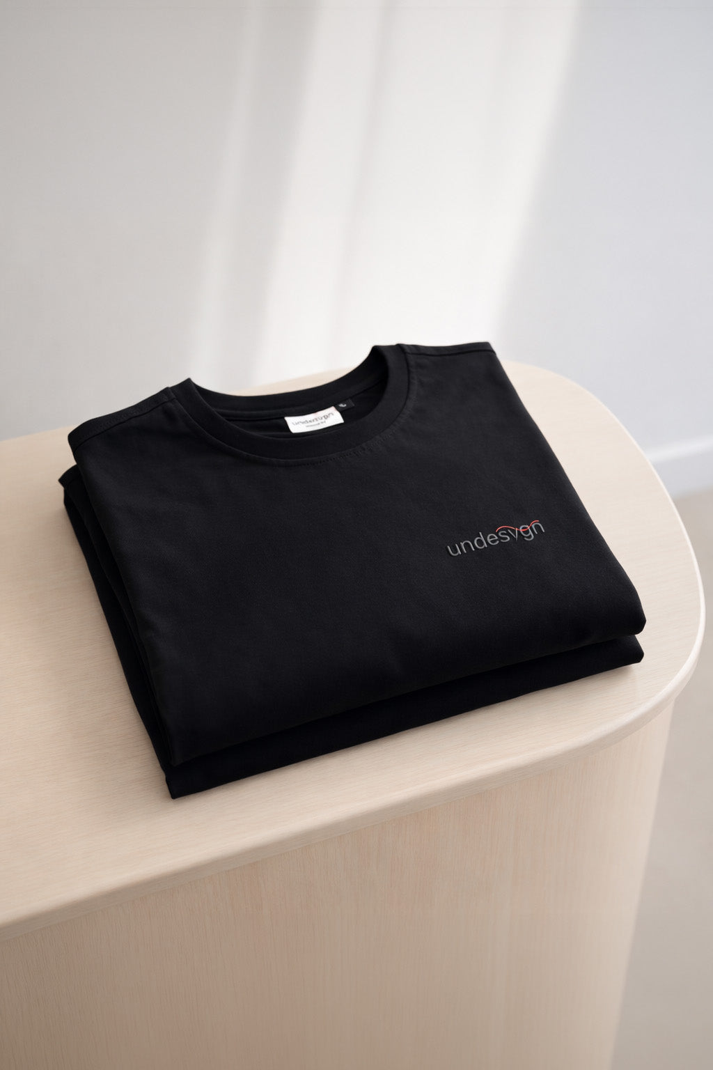 undesygn Blank Black T-Shirt | Subtle Signature Logo